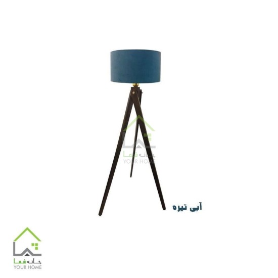 آباژور کنار سالنی چوبی