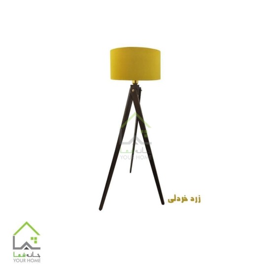آباژور کنار سالنی چوبی