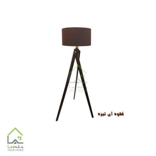 آباژور کنار سالنی چوبی