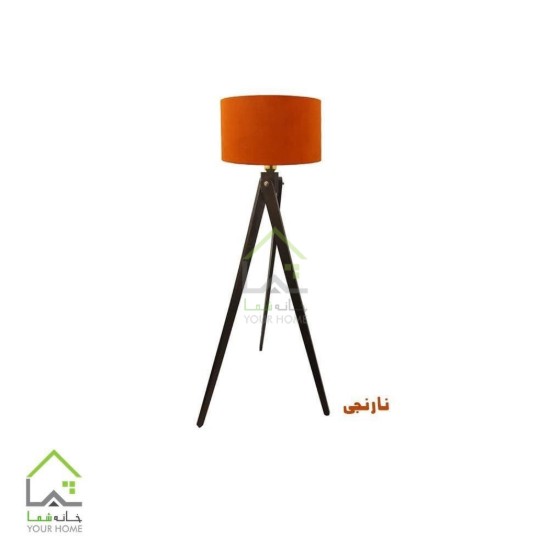 آباژور کنار سالنی چوبی