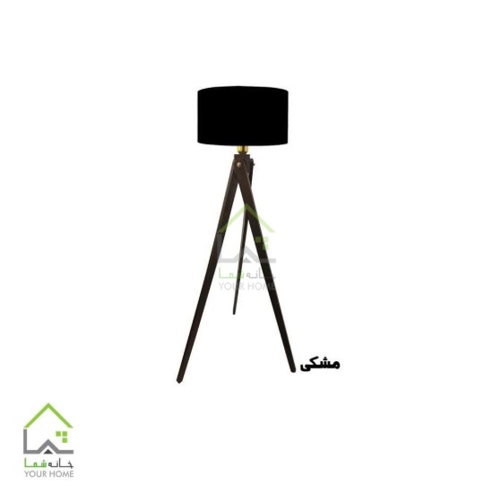 آباژور کنار سالنی چوبی