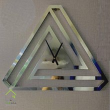 ساعت دیواری فلزی پیرامید مثلثی